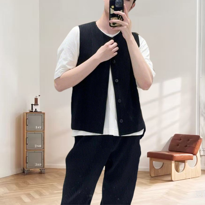 Miyake Original Pleated Vest M - Crew Clothing Summer Jacket avaliação e preço